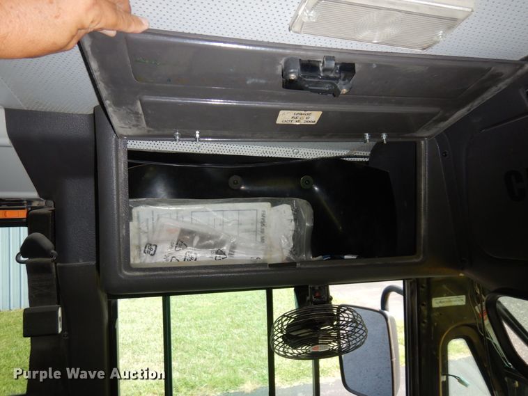 image for item DS1347 2010 Freightliner B2  school bus