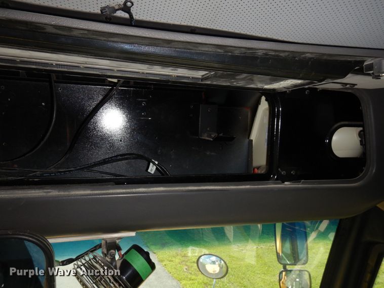 image for item DS1347 2010 Freightliner B2  school bus