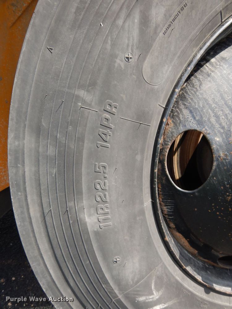 image for item DS1347 2010 Freightliner B2  school bus