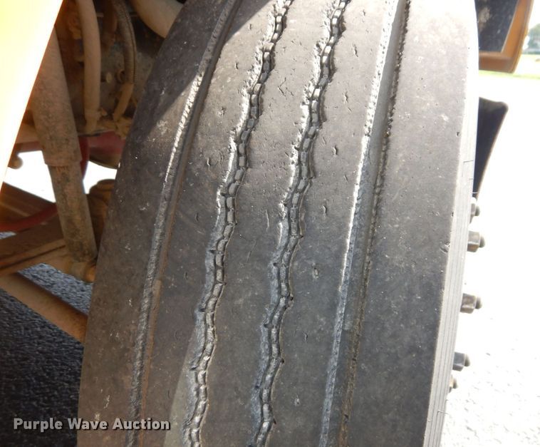 image for item DS1347 2010 Freightliner B2  school bus