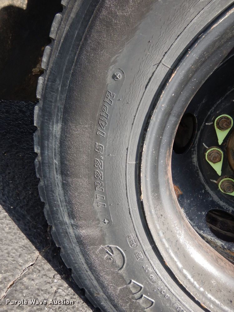 image for item DS1347 2010 Freightliner B2  school bus