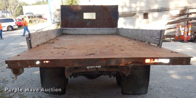 image for item DS1371 1992 GMC Top Kick C5500  dump flatbed truck