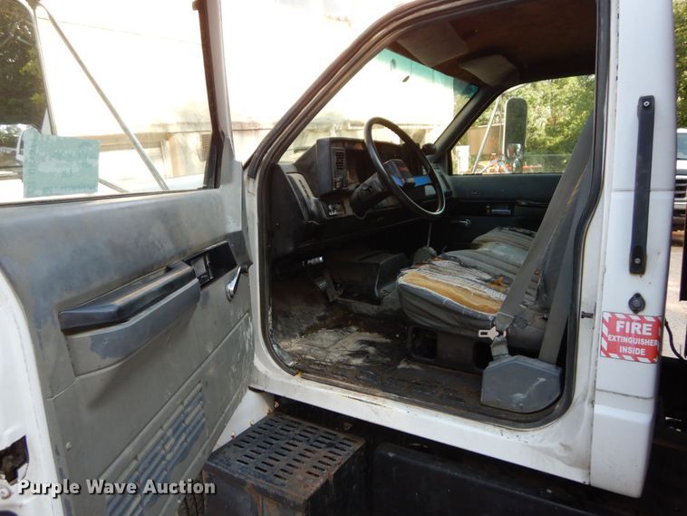 image for item DS1371 1992 GMC Top Kick C5500  dump flatbed truck