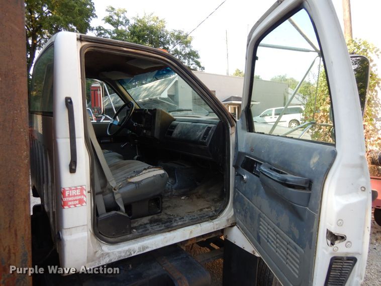 image for item DS1371 1992 GMC Top Kick C5500  dump flatbed truck