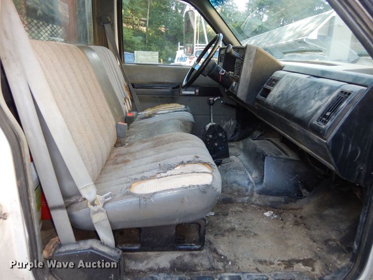 image for item DS1371 1992 GMC Top Kick C5500  dump flatbed truck