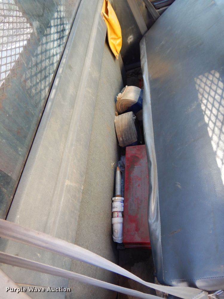 image for item DS1371 1992 GMC Top Kick C5500  dump flatbed truck