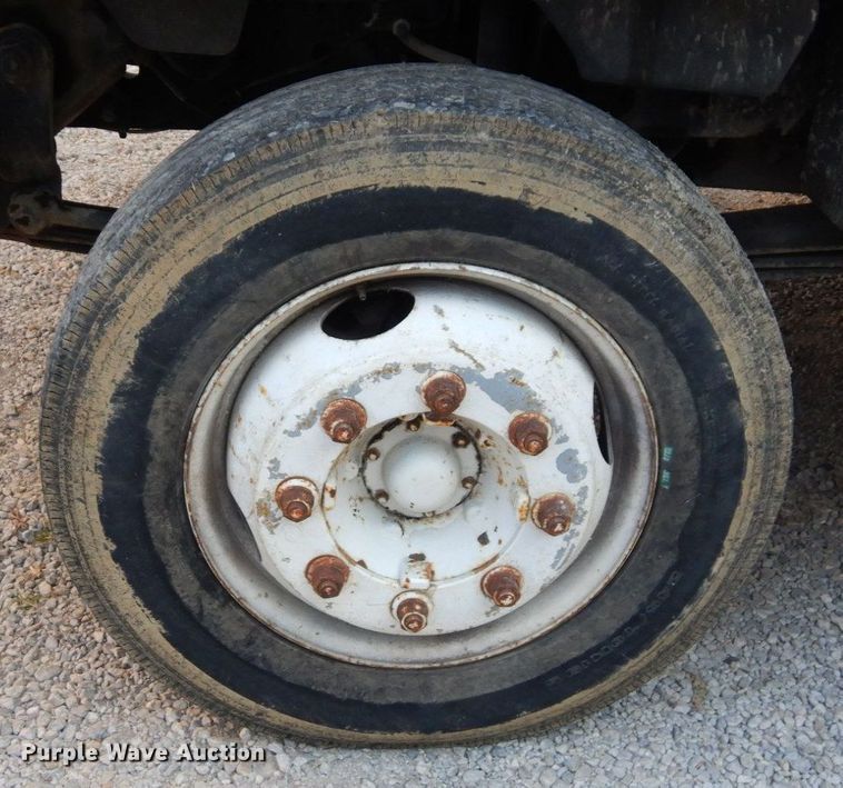 image for item DS1371 1992 GMC Top Kick C5500  dump flatbed truck