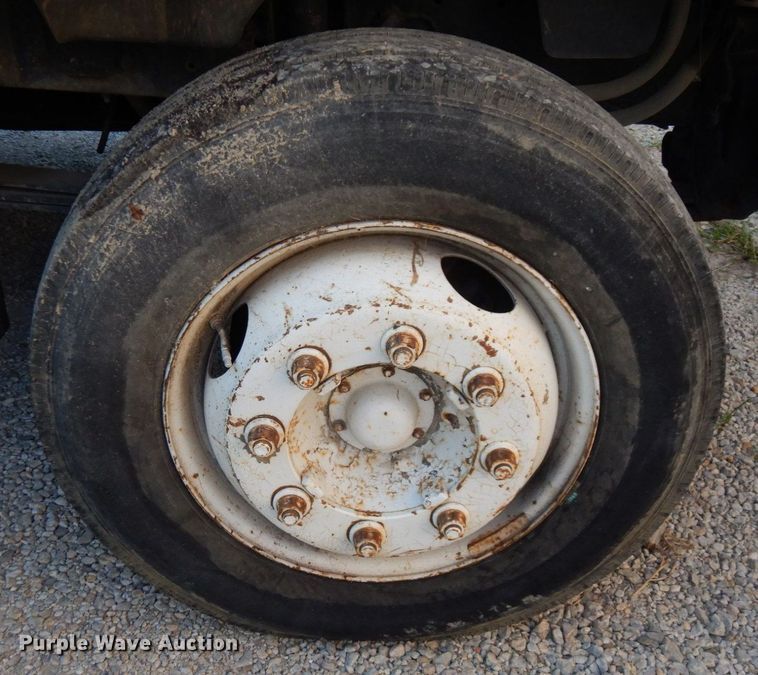 image for item DS1371 1992 GMC Top Kick C5500  dump flatbed truck