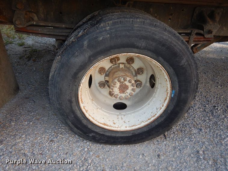 image for item DS1371 1992 GMC Top Kick C5500  dump flatbed truck