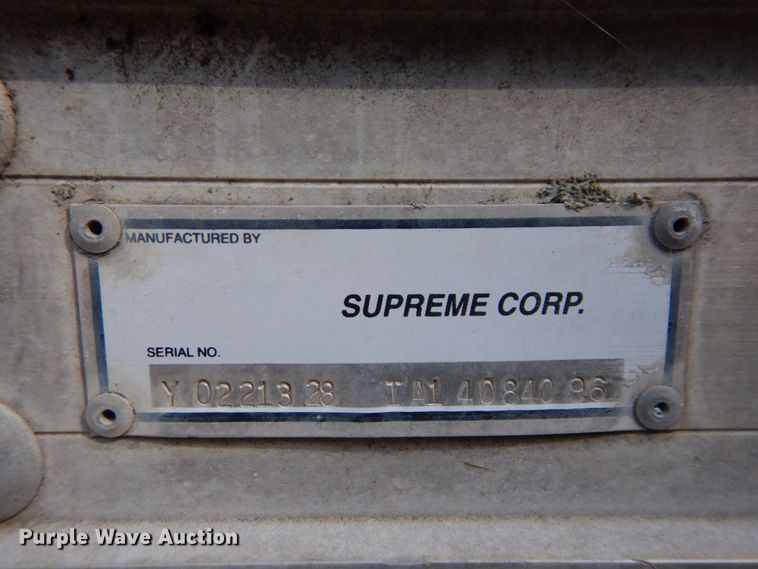 image for item DS1372 2001 Ford E350 Super Duty  box truck