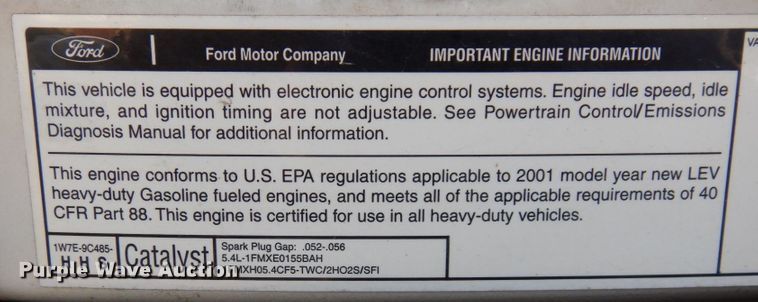image for item DS1372 2001 Ford E350 Super Duty  box truck