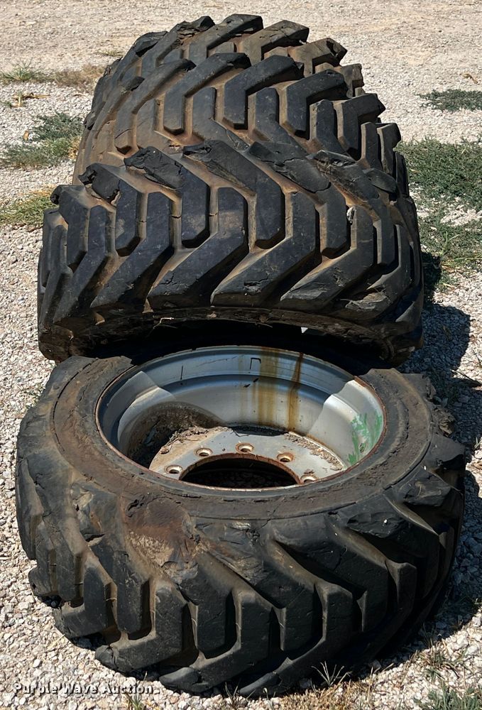 image for item IA9059 Outrigger  tires and wheels