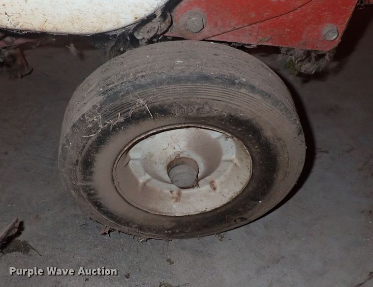 image for item IN9165 Lawn and garden equipment