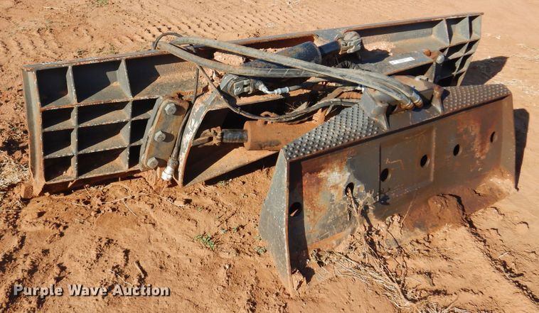 image for item JA9779 Bobcat  skid steer dozer blade