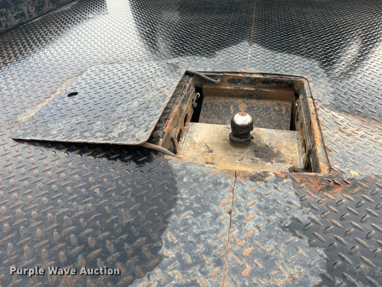 image for item JM9147 2011 Dodge Ram 4500  flatbed truck