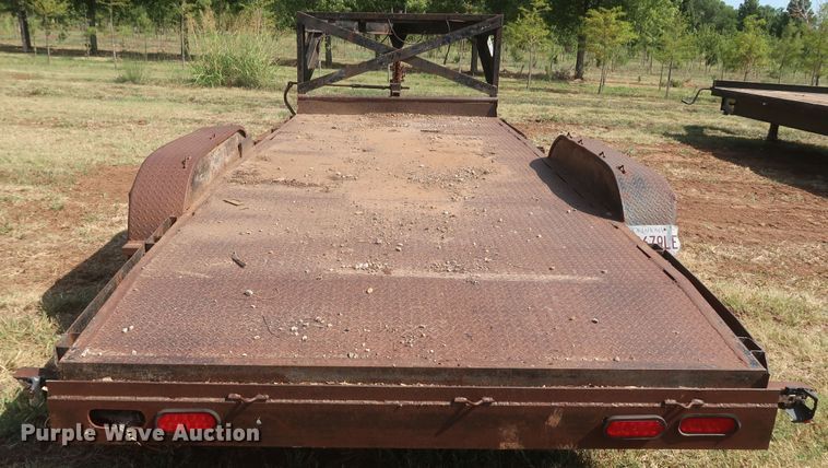 image for item JR9424 1985 WW GN20  equipment trailer