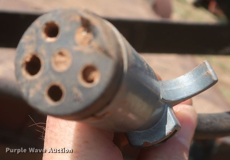 image for item JR9424 1985 WW GN20  equipment trailer