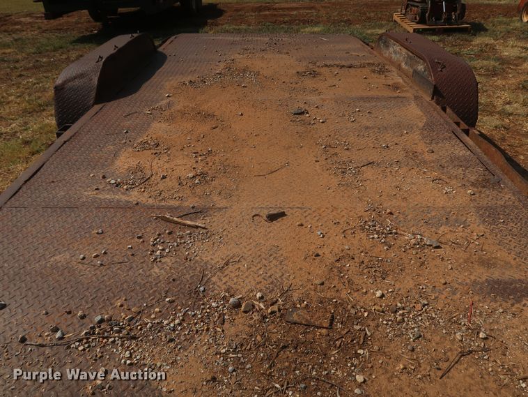 image for item JR9424 1985 WW GN20  equipment trailer