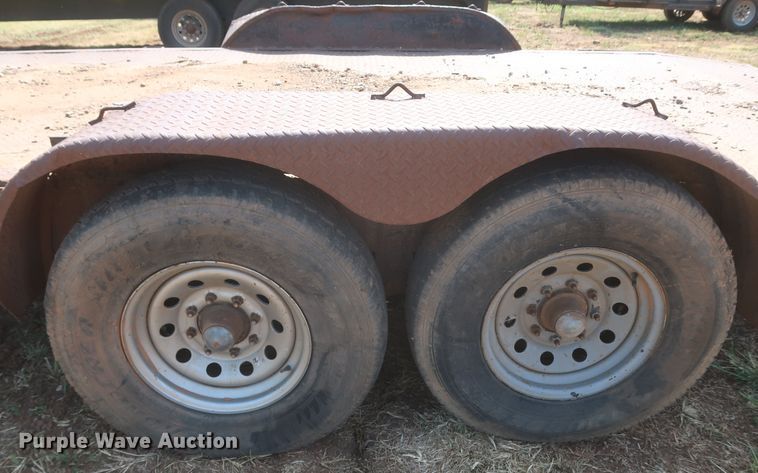 image for item JR9424 1985 WW GN20  equipment trailer