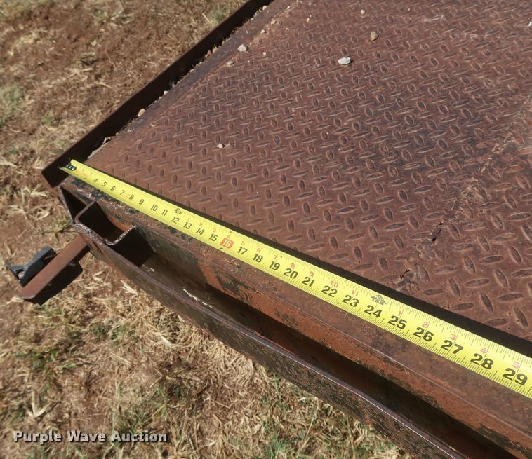 image for item JR9424 1985 WW GN20  equipment trailer