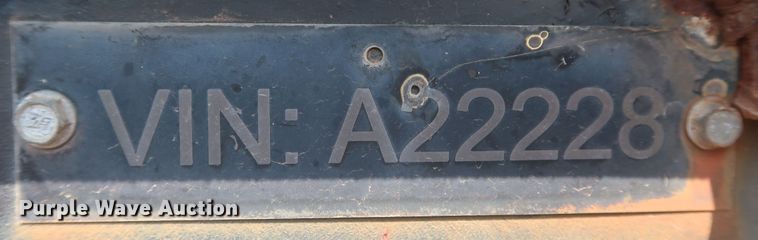 image for item JR9424 1985 WW GN20  equipment trailer