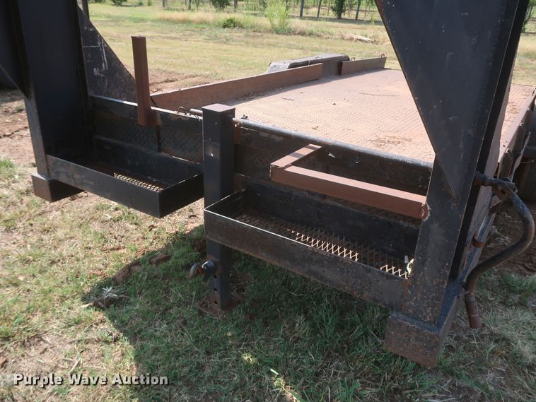 image for item JR9425 2005 May  equipment trailer