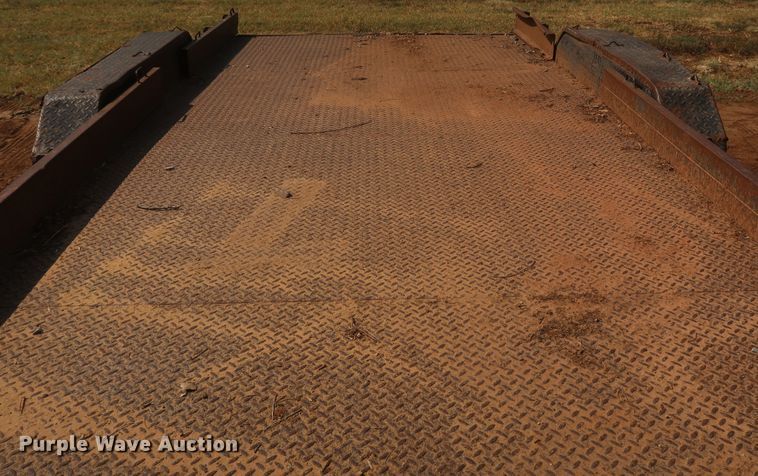 image for item JR9425 2005 May  equipment trailer