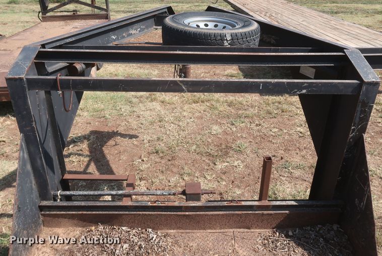 image for item JR9425 2005 May  equipment trailer