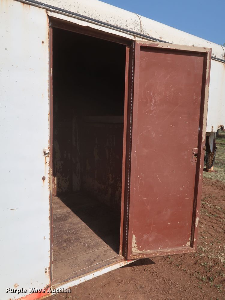 image for item JR9427 1994 WW  enclosed cargo trailer