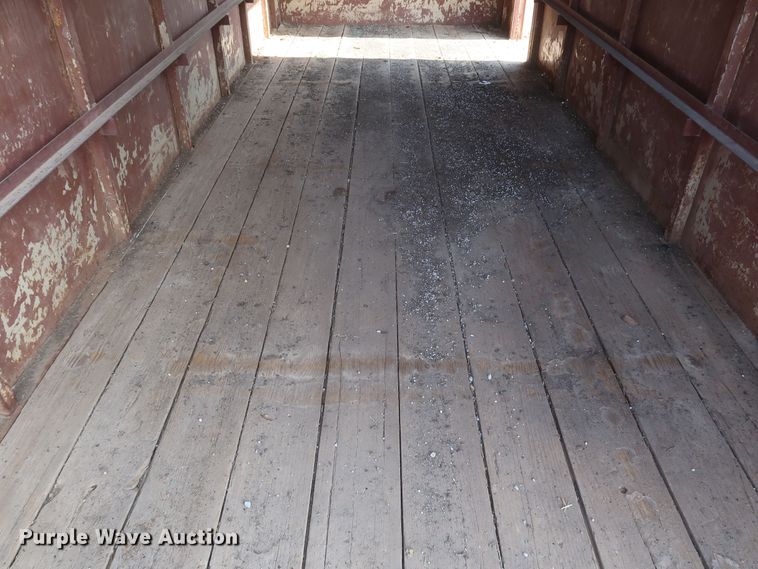 image for item JR9427 1994 WW  enclosed cargo trailer