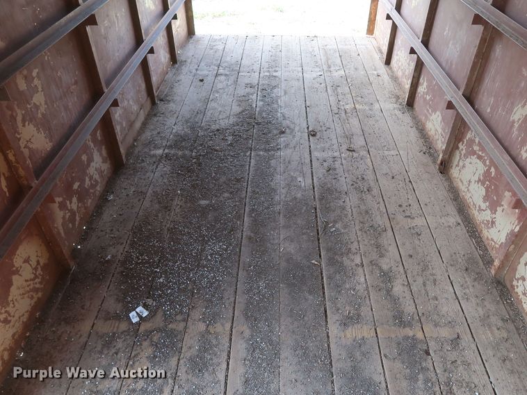 image for item JR9427 1994 WW  enclosed cargo trailer