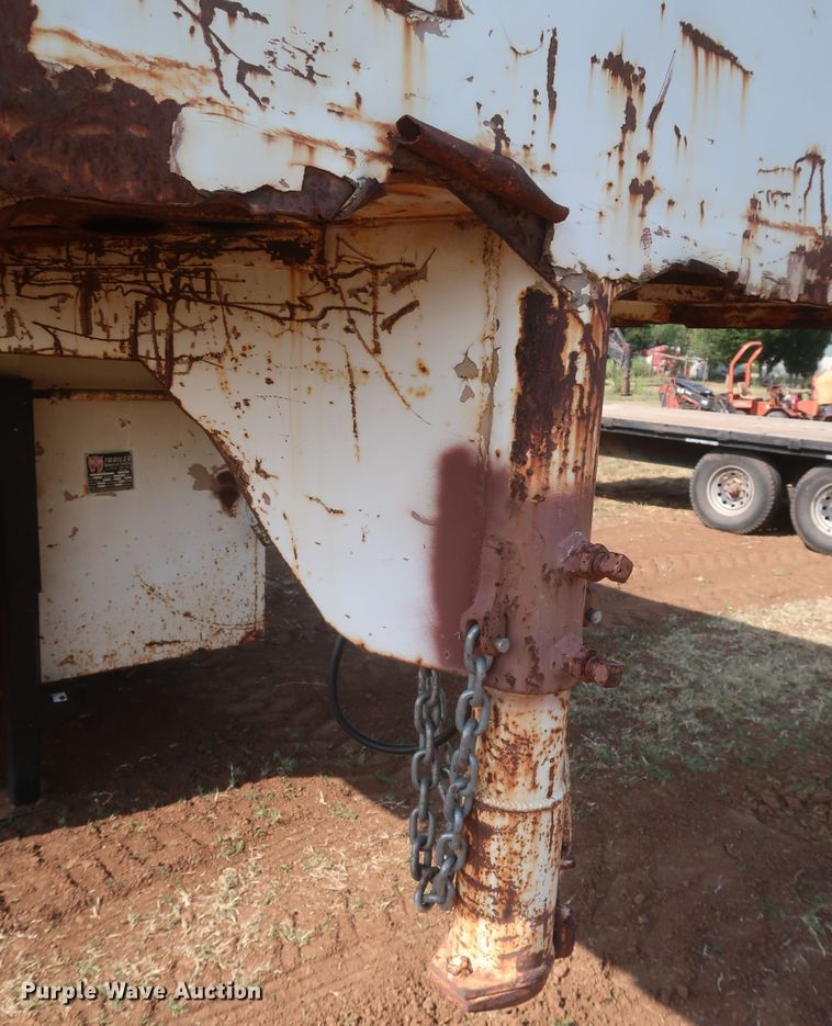 image for item JR9427 1994 WW  enclosed cargo trailer