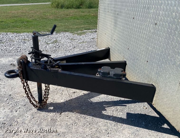 image for item JW9477 2004 Wells Cargo  enclosed cargo trailer