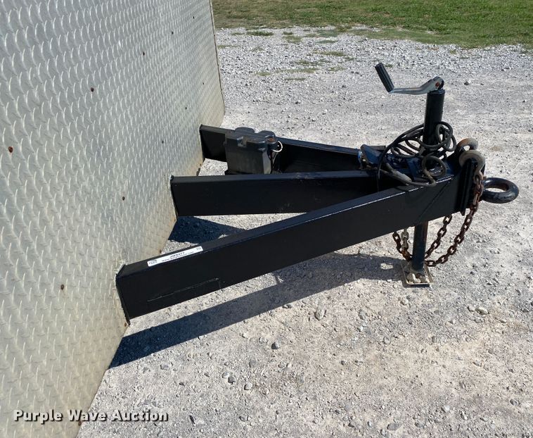 image for item JW9477 2004 Wells Cargo  enclosed cargo trailer