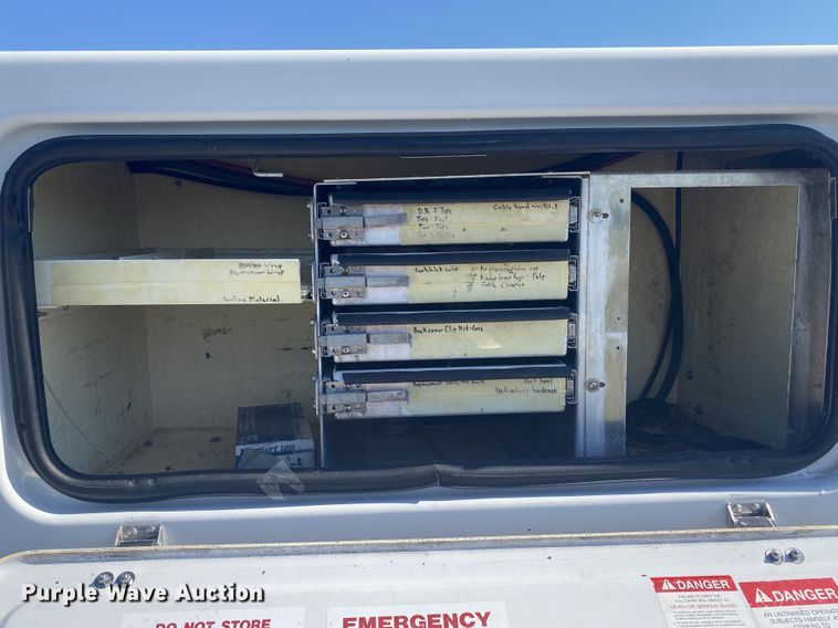 image for item JW9479 2006 Ford F450 Super Duty  utility / service truck