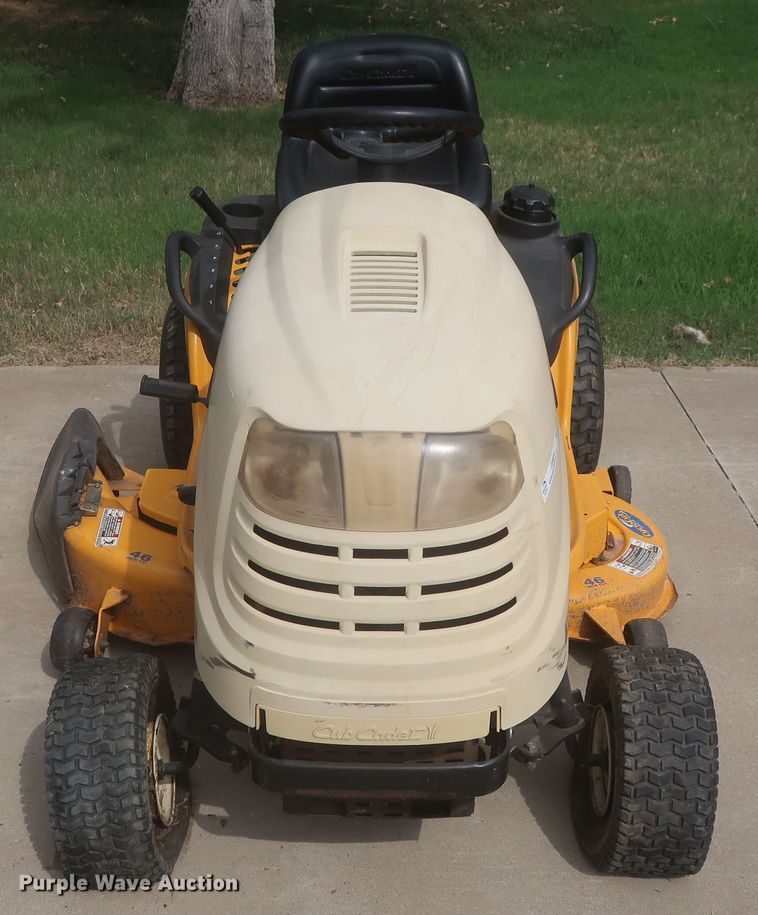 image for item JX9226 Cub Cadet LT1046  lawn mower
