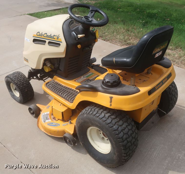 image for item JX9226 Cub Cadet LT1046  lawn mower
