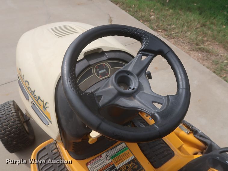 image for item JX9226 Cub Cadet LT1046  lawn mower