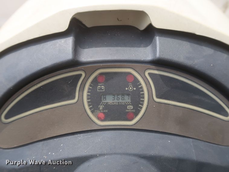 image for item JX9226 Cub Cadet LT1046  lawn mower