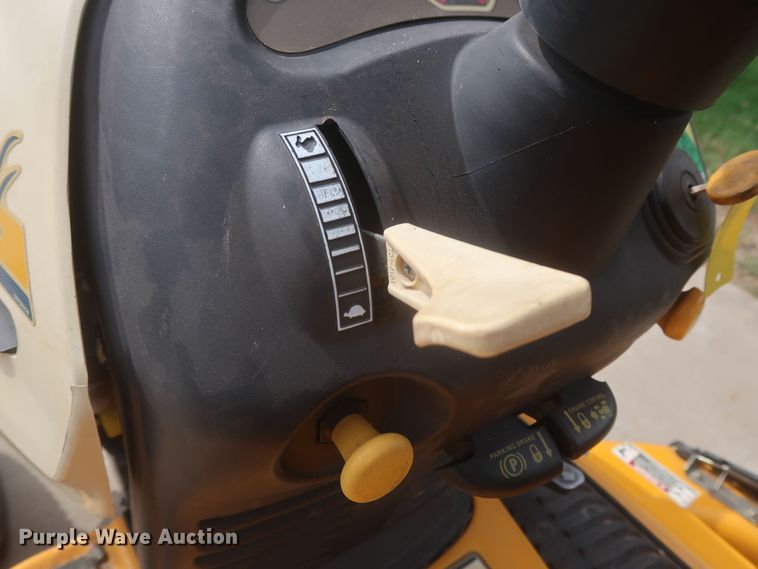 image for item JX9226 Cub Cadet LT1046  lawn mower