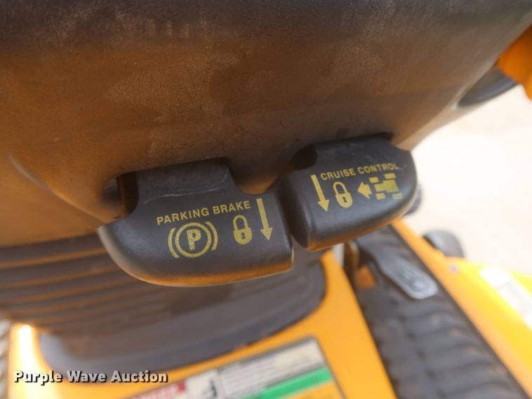 image for item JX9226 Cub Cadet LT1046  lawn mower