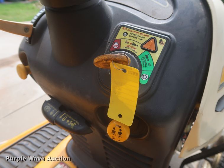 image for item JX9226 Cub Cadet LT1046  lawn mower