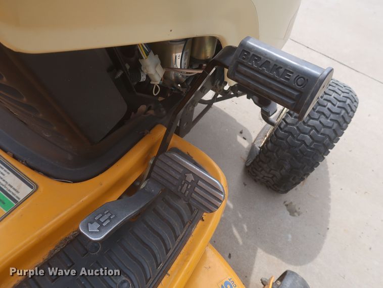 image for item JX9226 Cub Cadet LT1046  lawn mower