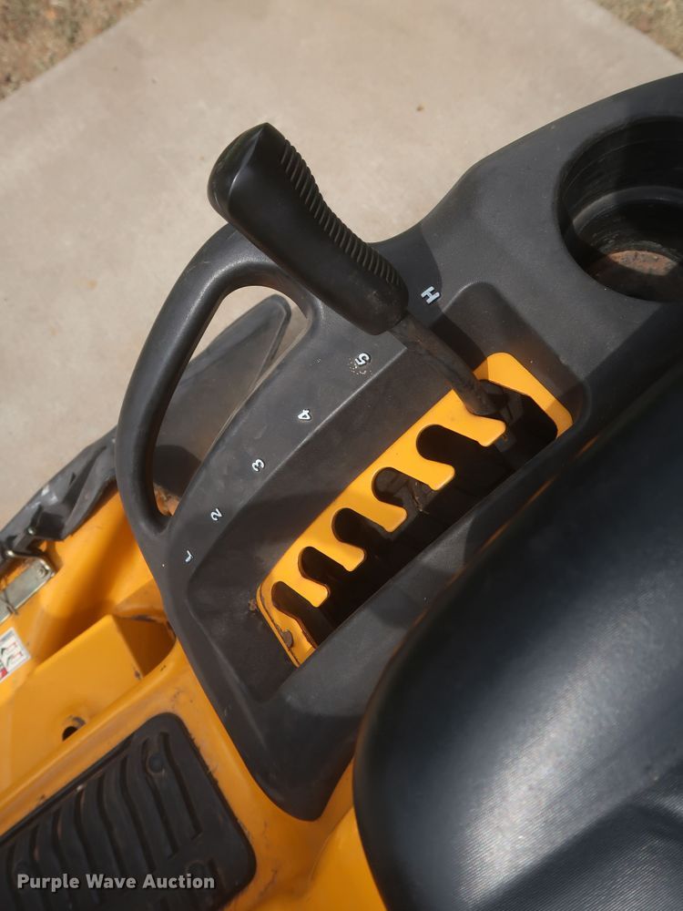 image for item JX9226 Cub Cadet LT1046  lawn mower