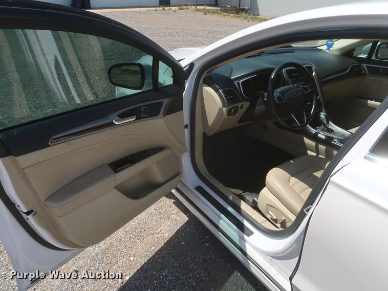 image for item JX9227 2014 Ford Fusion SE Hybrid