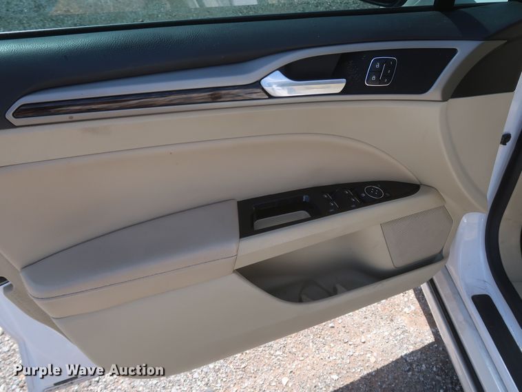 image for item JX9227 2014 Ford Fusion SE Hybrid