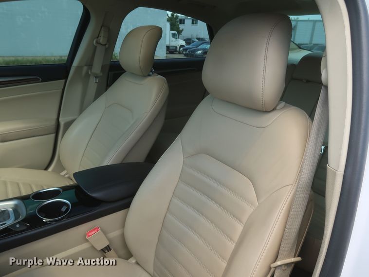 image for item JX9227 2014 Ford Fusion SE Hybrid