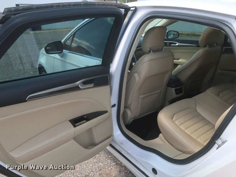 image for item JX9227 2014 Ford Fusion SE Hybrid