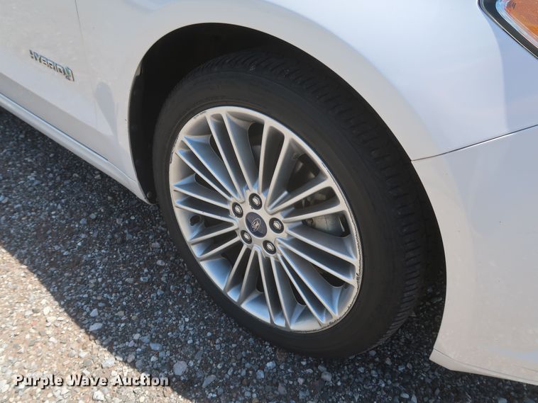 image for item JX9227 2014 Ford Fusion SE Hybrid