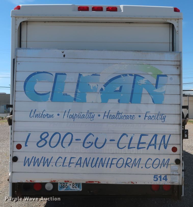 image for item JX9228 2000 Freightliner MT45  delivery truck